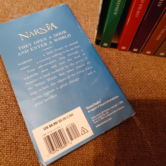 The Chronicles of Narnia Boxed Softcover Seven Book Set - Picture 8 of 16